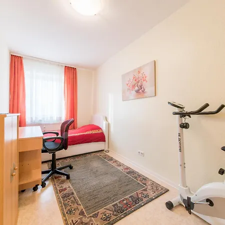 Private Apartment *